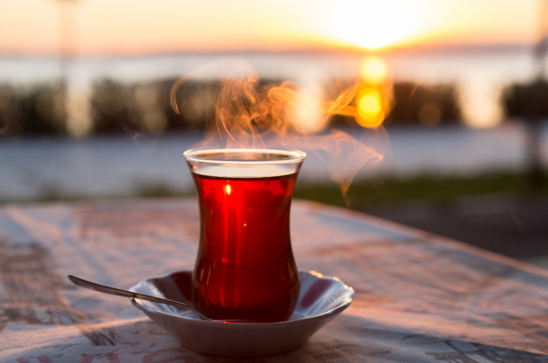 “İyi çay içme isteği şatafatla alâkalı değildir, masum bir keyif meselesidir.”
